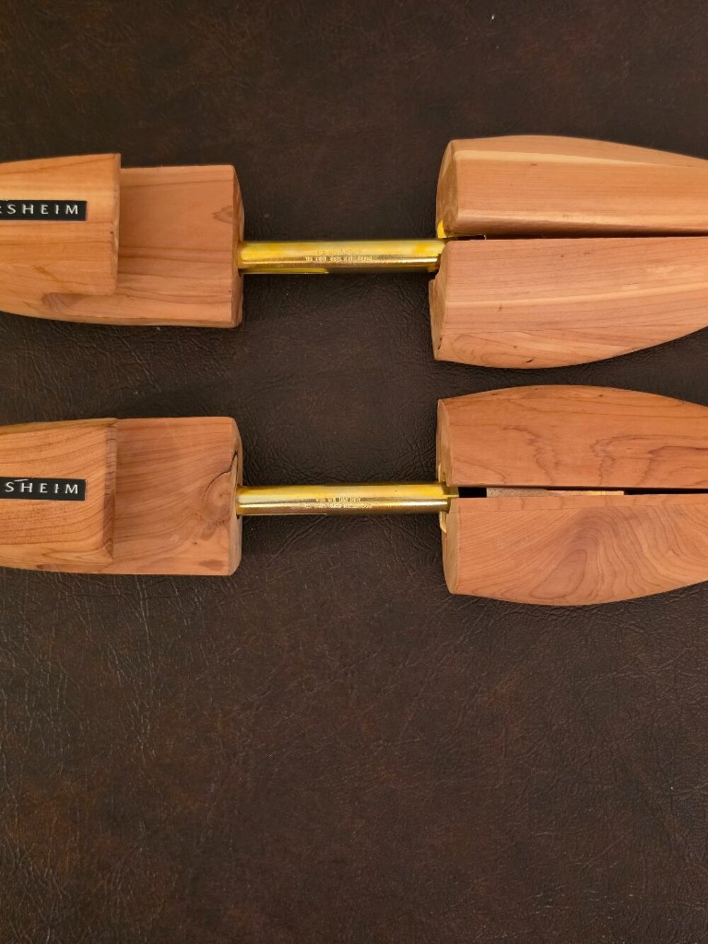 Vintage Pair Florsheim Imperial Cedar shoe trees for men in size medium split
